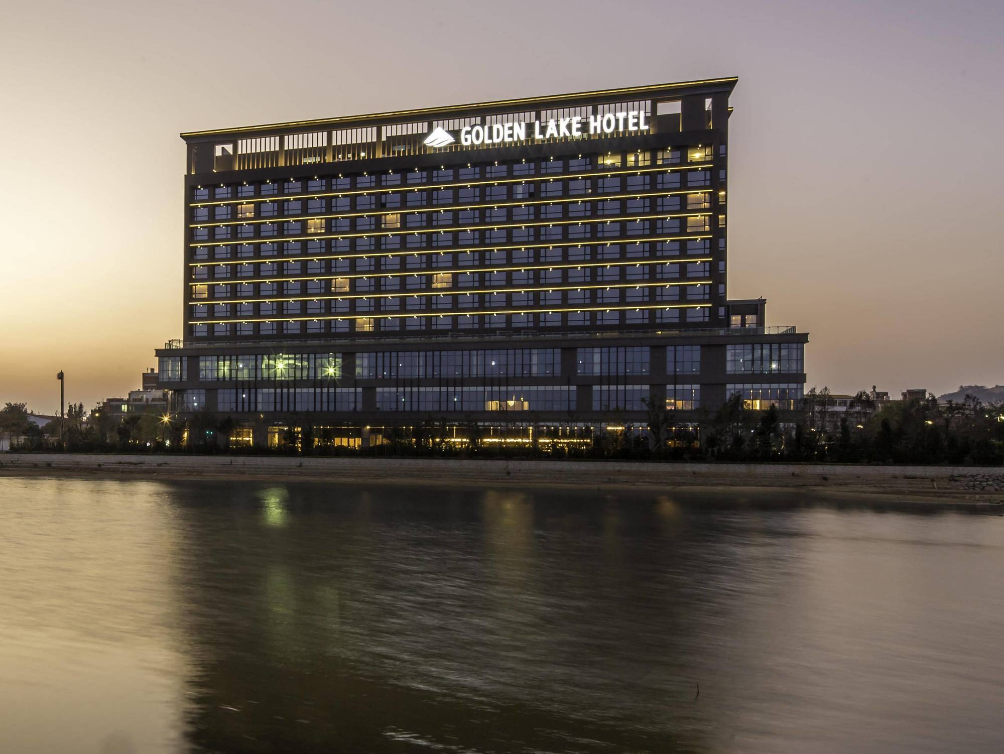 Golden Lake Hotel Jinhu Extérieur photo