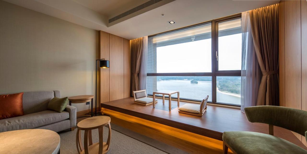 Golden Lake Hotel Jinhu Extérieur photo